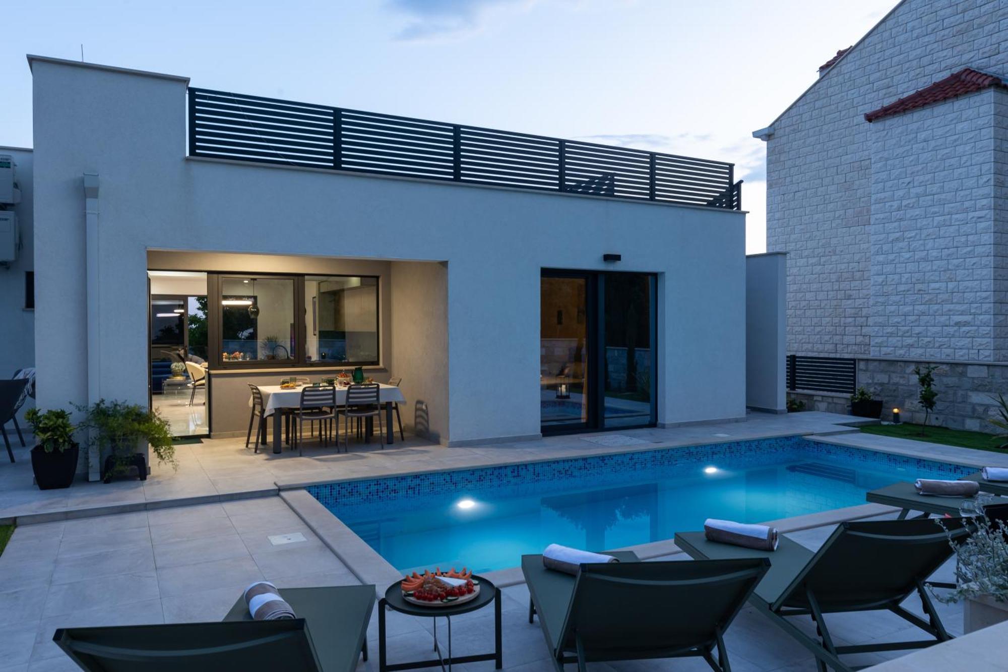 Luxury Gina Villa *
