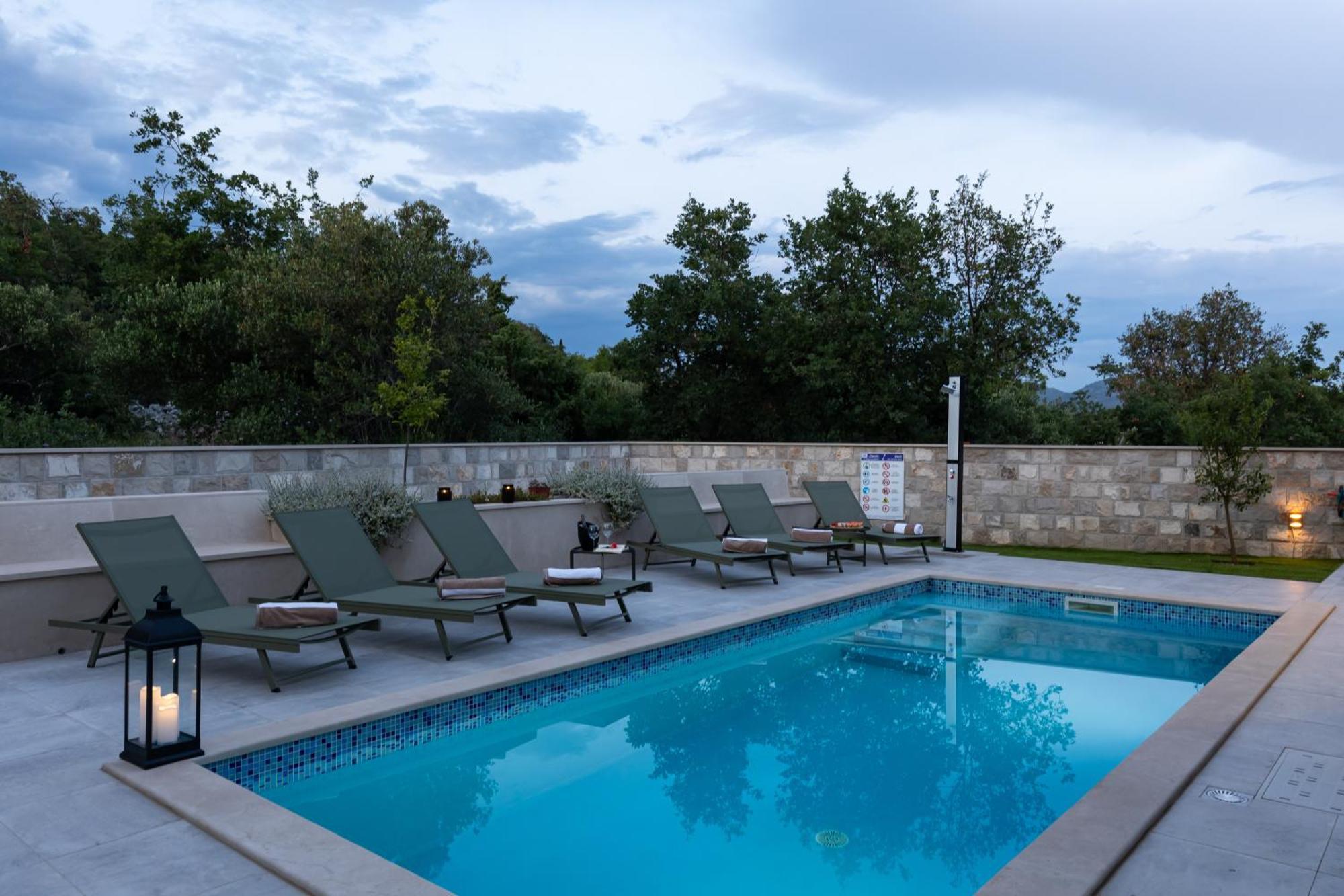 Luxury Gina Villa